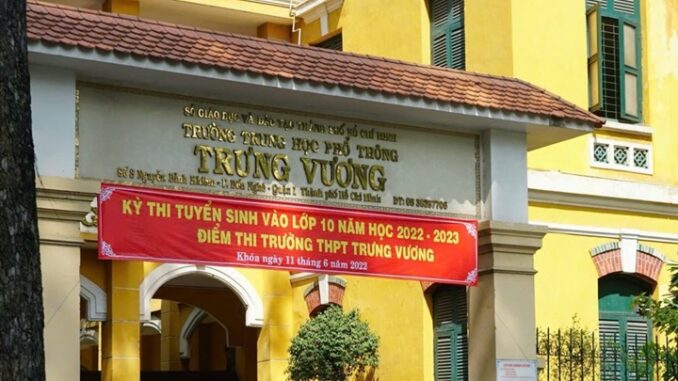 TPHCM: Nam sinh rơi từ tầng 4 tại trường học xuống đất được đưa đi cấp cứu nhưng không qua khỏi