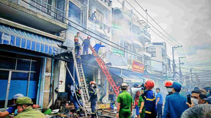 Cháy cửa hàng mai táng ở Nha Trang, 4 người trong 1 gia đình tử vong