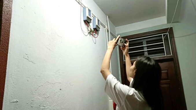 Dân thuê trọ "đau đầu" giá điện cao, có nơi vọt lên 5.000 đồng/kWh