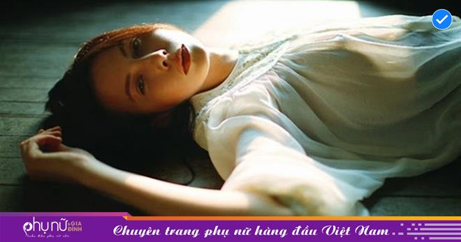 Đau khổ vì không thể về chịu tang khi vợ đột ngột qua đời, sau khi nói chuyện điện thoại với con gái, tôi căm hận tột cùng