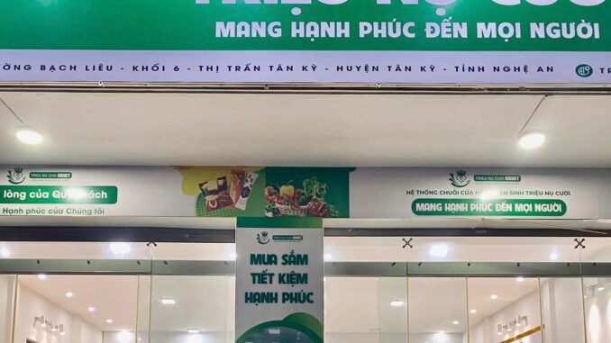 Một cán bộ Mặt trận huyện hoạt động cho Công ty Triệu nụ cười