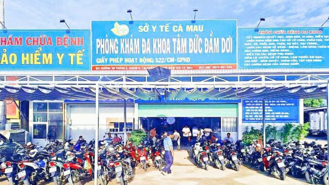 Cà Mau: Phòng khám dùng con dấu khắc chữ ký của bác sĩ ra đơn thuốc