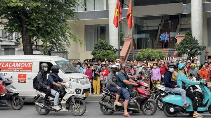 Những lời ‘gan ruột’ của chủ tọa xét xử vụ tranh chấp thừa kế của cố NSƯT Vũ Linh