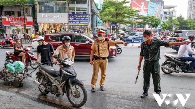 Luật sư và đại diện CSGT nói gì về hành vi bỏ xe, không nộp phạt